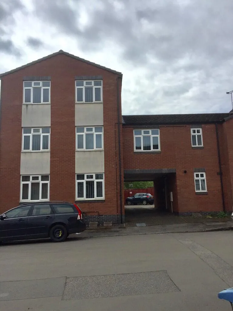 2 bedroom ground floor flat for rent