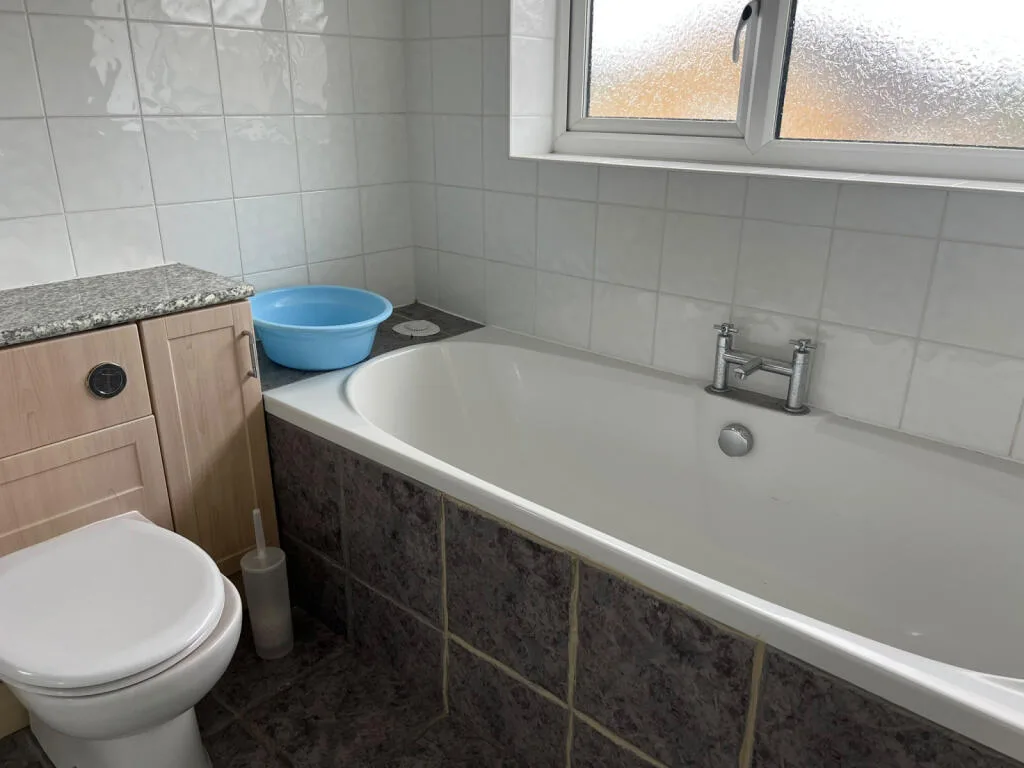 3 bedroom semi-detached house for rent