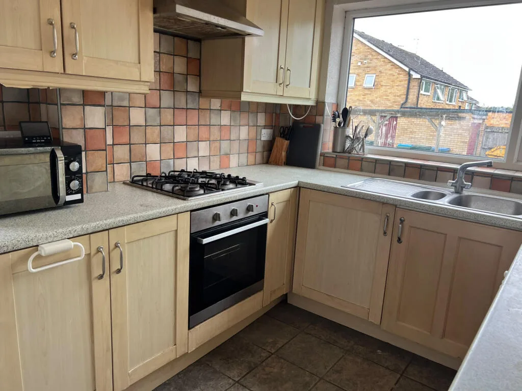 3 bedroom semi-detached house for rent