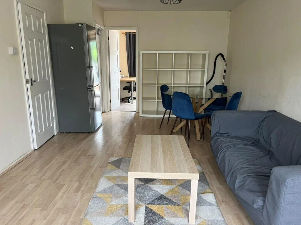 3 bedroom semi-detached house for rent