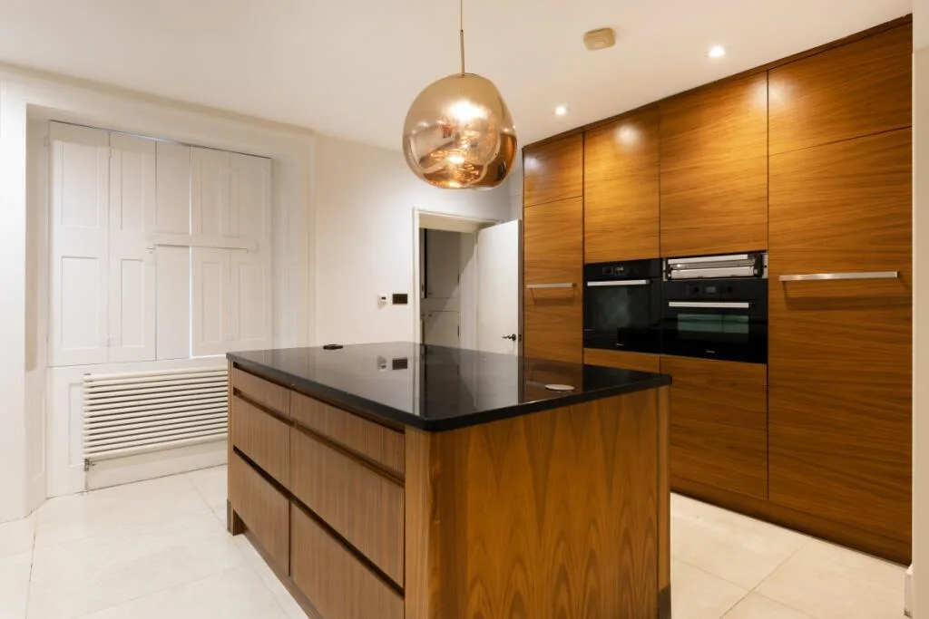 5 bedroom town house for rent