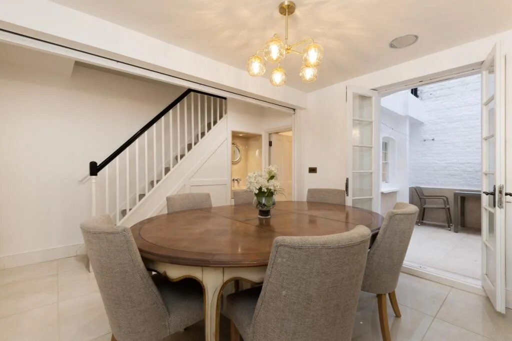 5 bedroom town house for rent