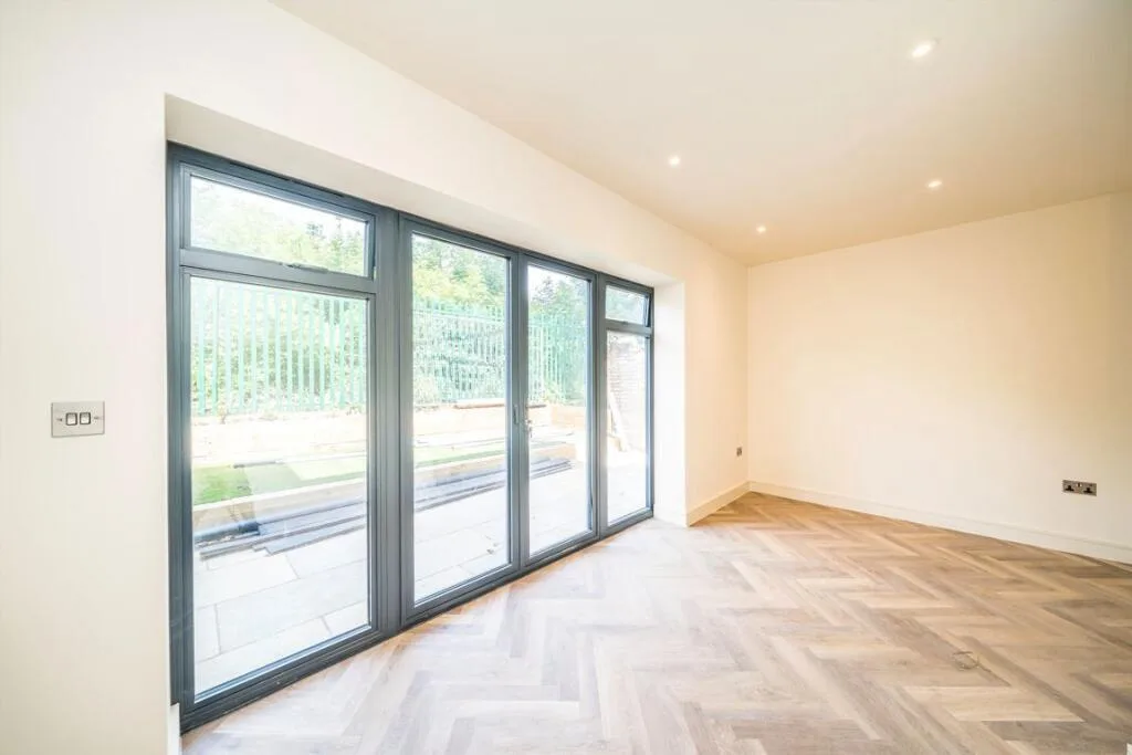 2 bedroom end of terrace house for rent