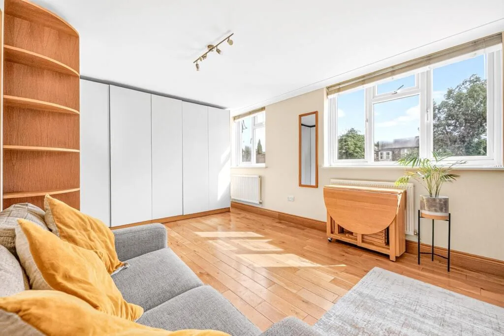 Ground floor studio flat for rent