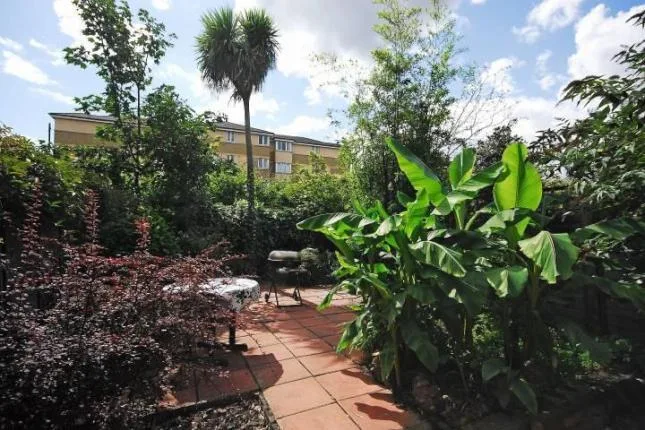 2 bedroom ground floor flat for rent