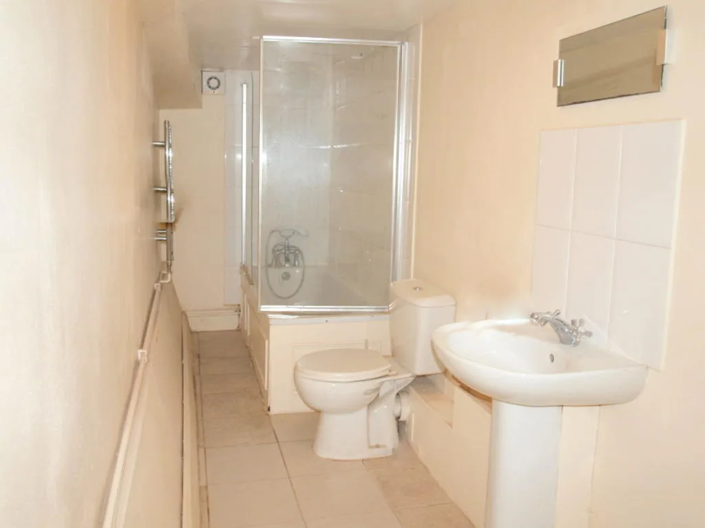 2 bedroom ground floor flat for rent