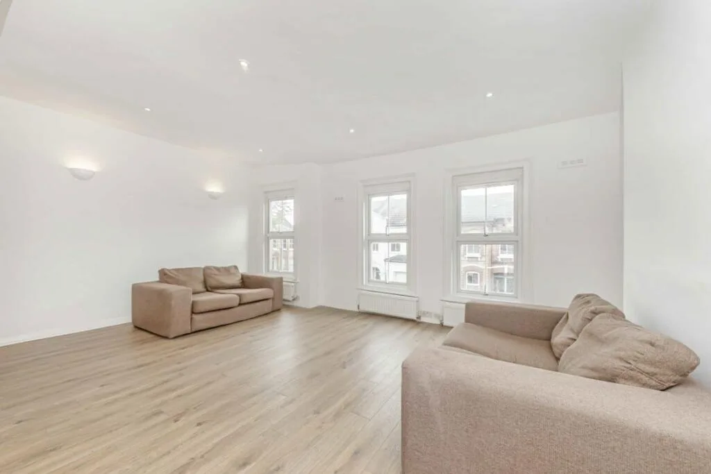 3 bedroom flat for rent