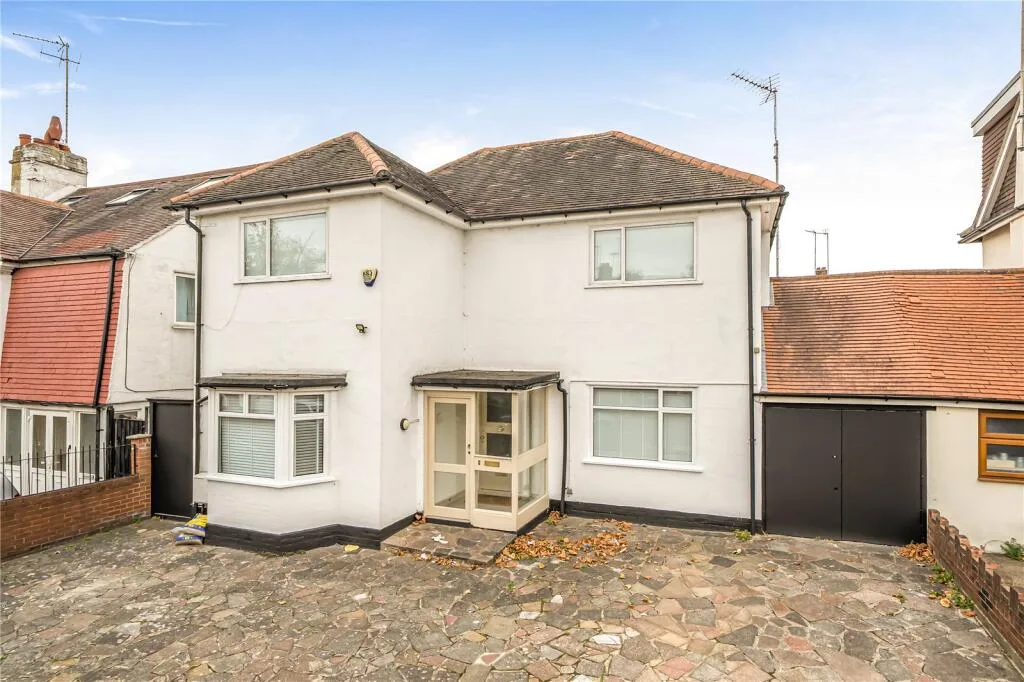 5 bedroom house for rent