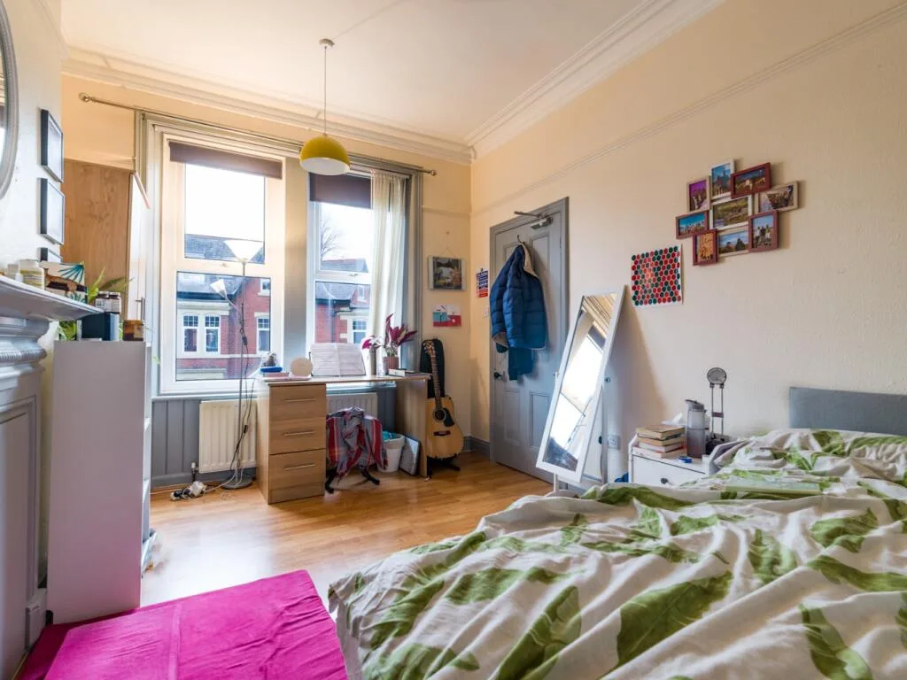 5 bedroom flat for rent