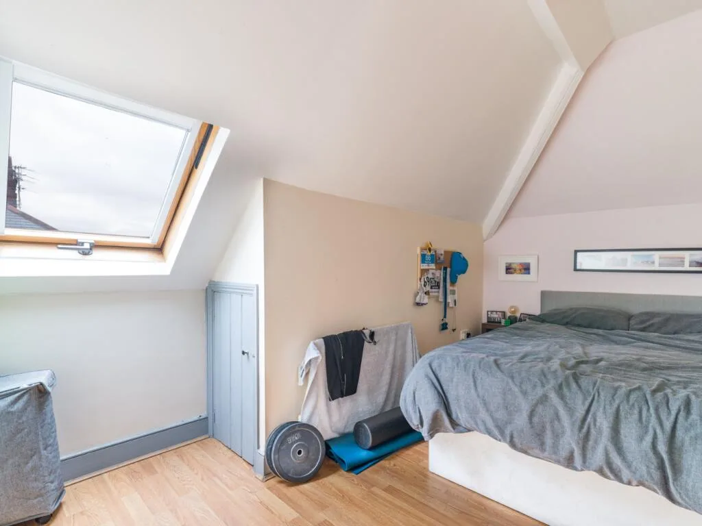 5 bedroom flat for rent