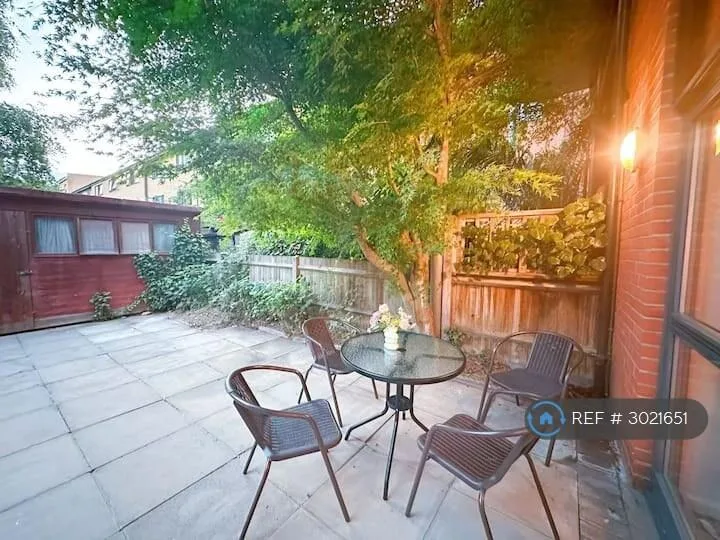 4 bedroom terraced house for rent