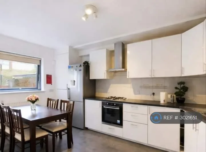 4 bedroom terraced house for rent