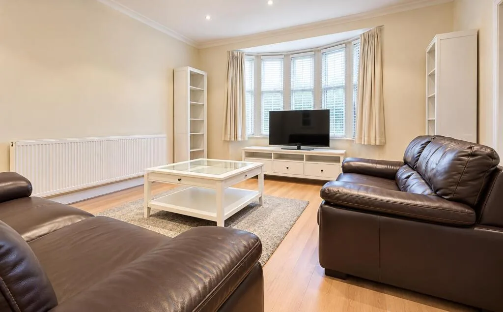 4 bedroom semi-detached house for rent