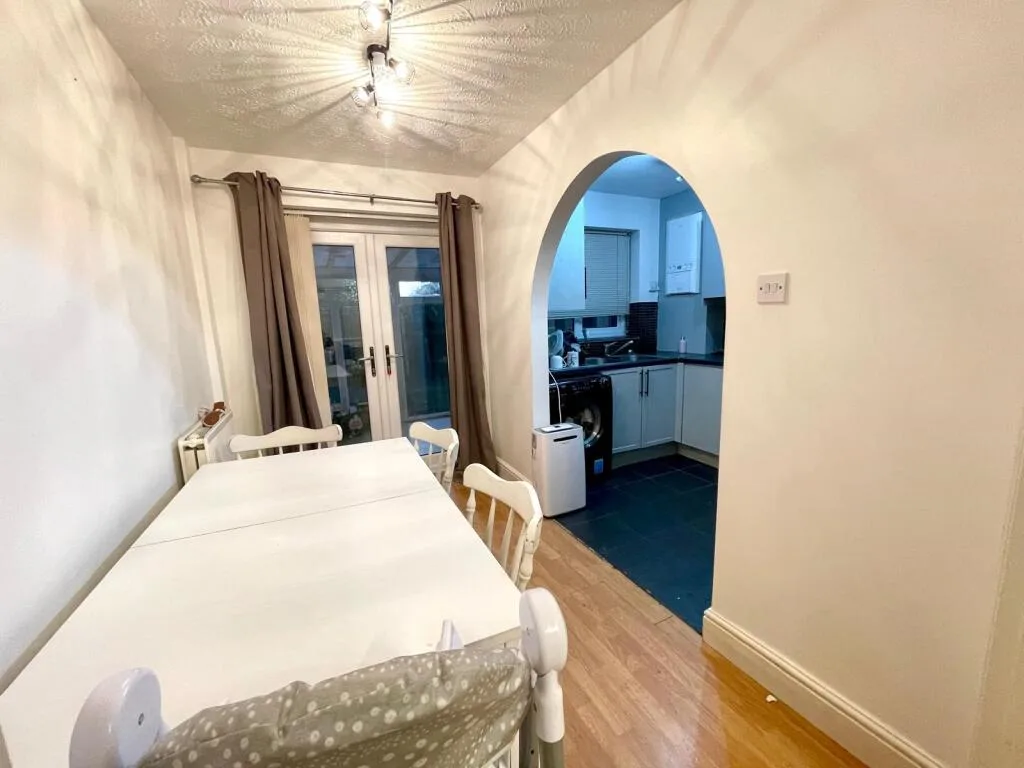 2 bedroom semi-detached house for rent
