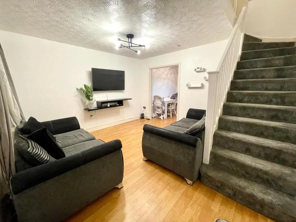 2 bedroom semi-detached house for rent