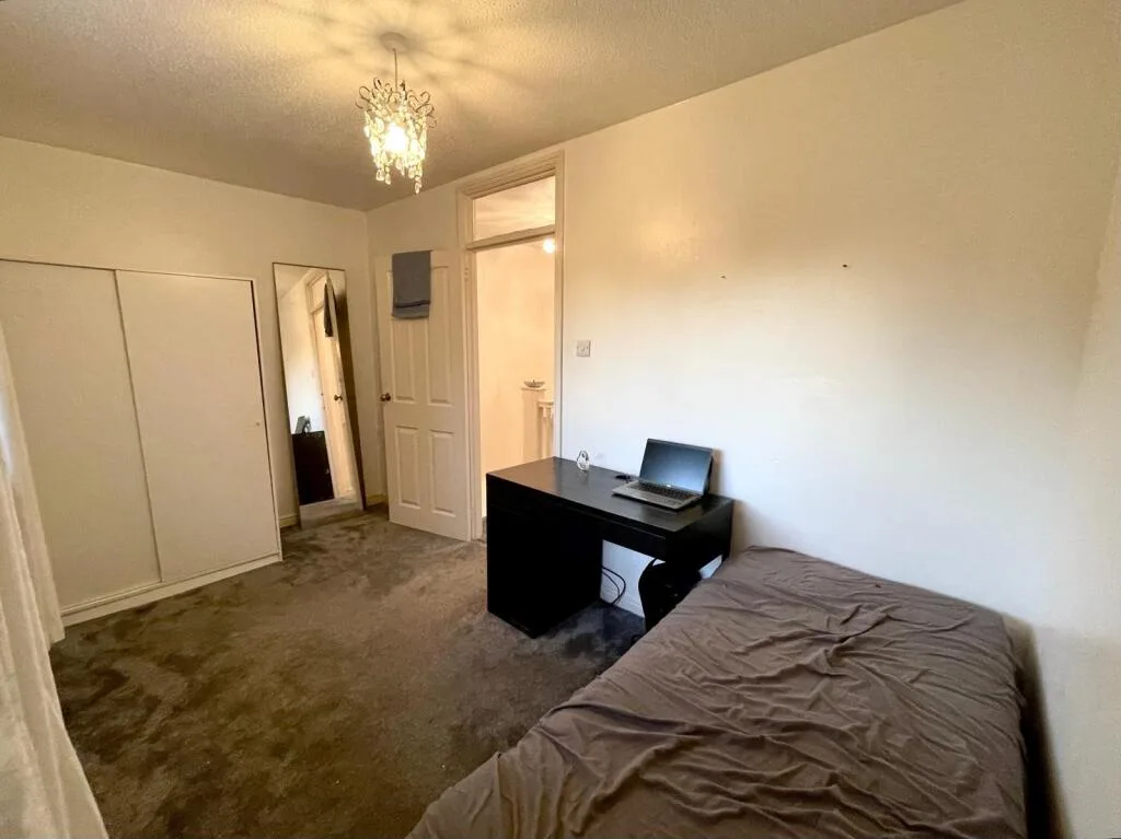 2 bedroom semi-detached house for rent