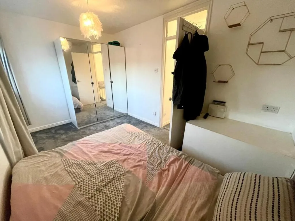 2 bedroom semi-detached house for rent