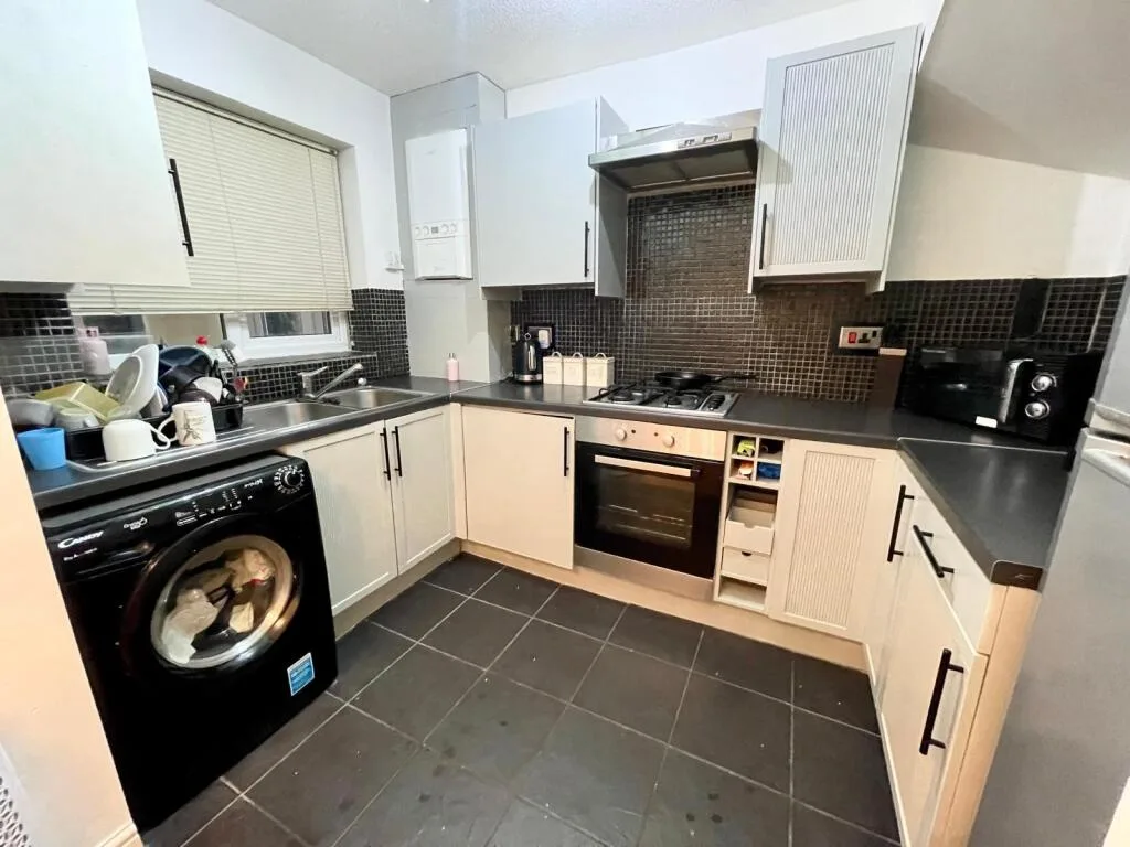 2 bedroom semi-detached house for rent