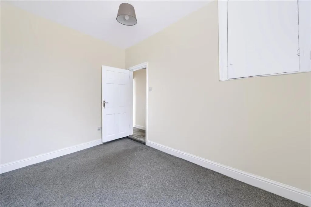 3 bedroom maisonette for rent