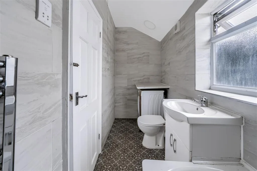 3 bedroom maisonette for rent