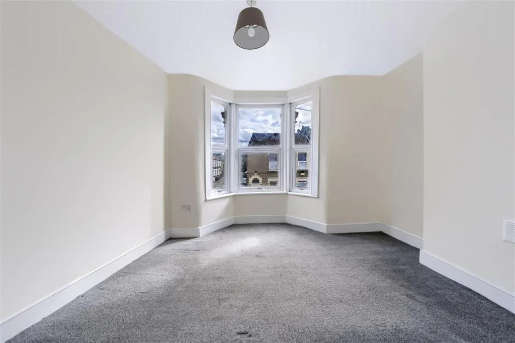 3 bedroom maisonette for rent