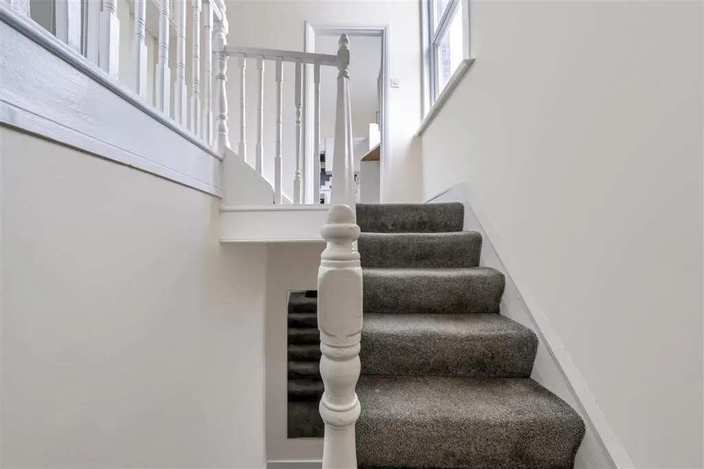 3 bedroom maisonette for rent