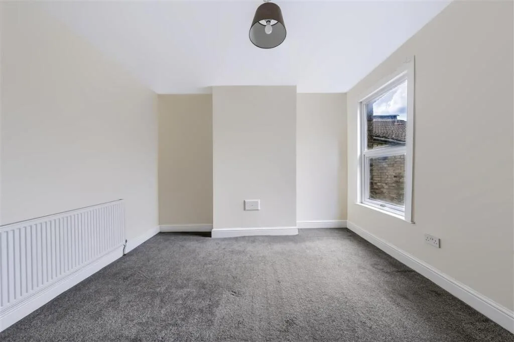 3 bedroom maisonette for rent