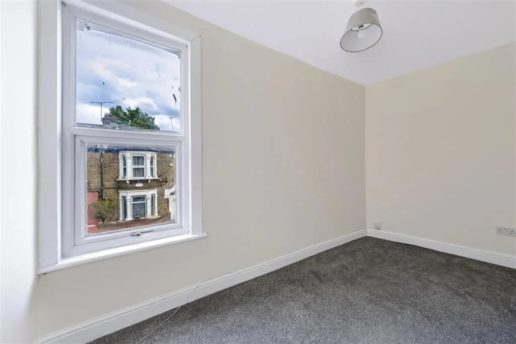 3 bedroom maisonette for rent