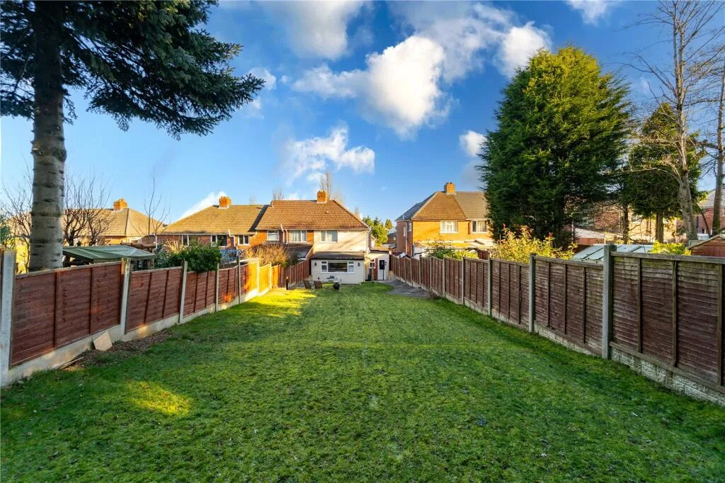 3 bedroom semi-detached house for rent
