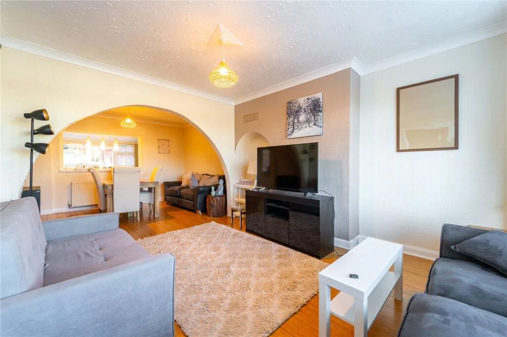 3 bedroom semi-detached house for rent