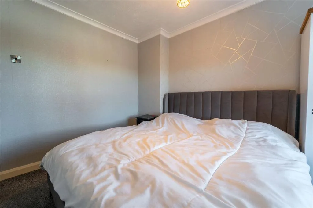 3 bedroom semi-detached house for rent