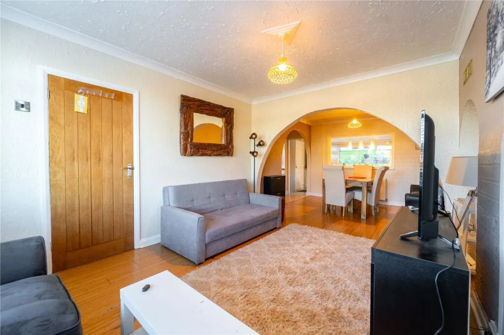 3 bedroom semi-detached house for rent