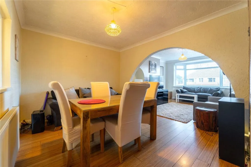3 bedroom semi-detached house for rent