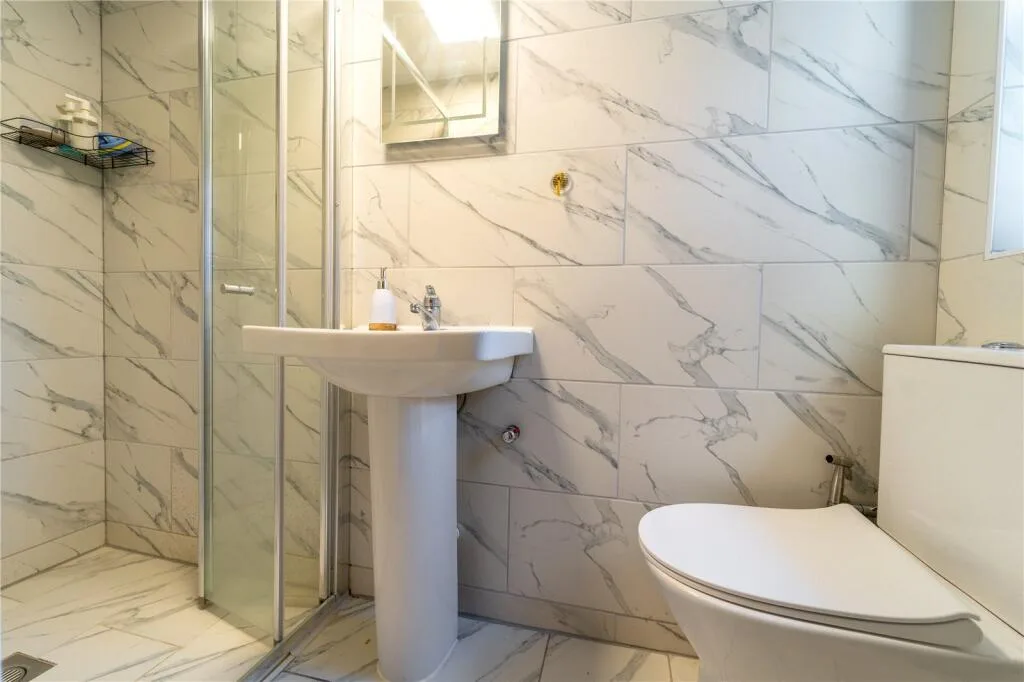 3 bedroom semi-detached house for rent