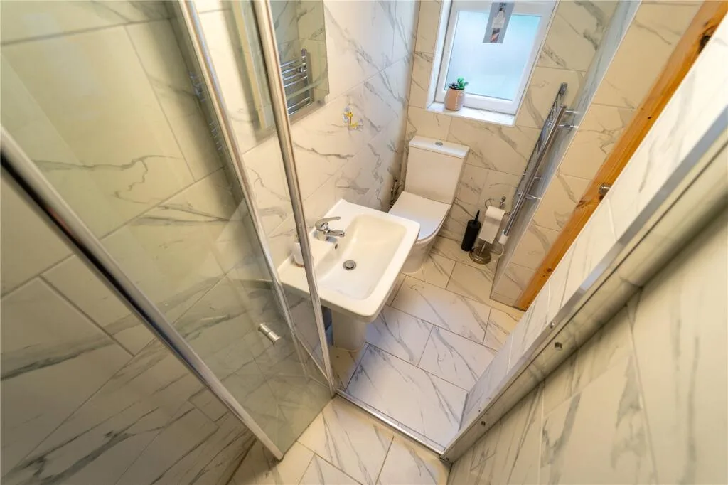 3 bedroom semi-detached house for rent