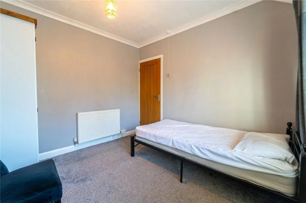 3 bedroom semi-detached house for rent