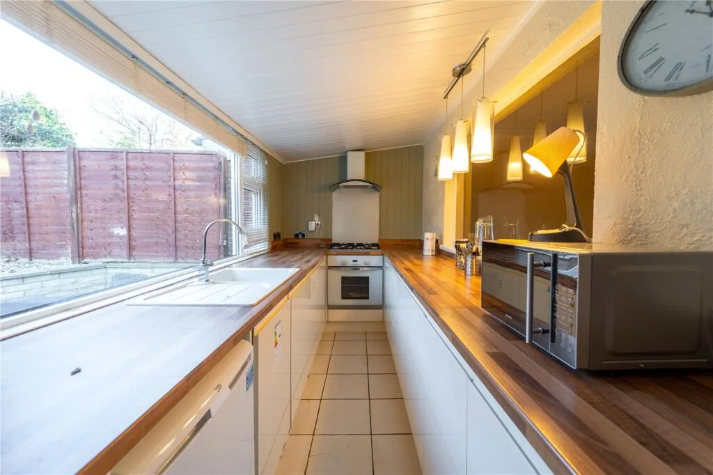 3 bedroom semi-detached house for rent