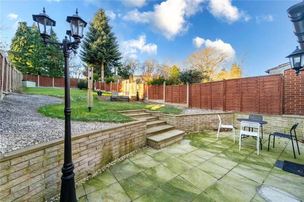 3 bedroom semi-detached house for rent