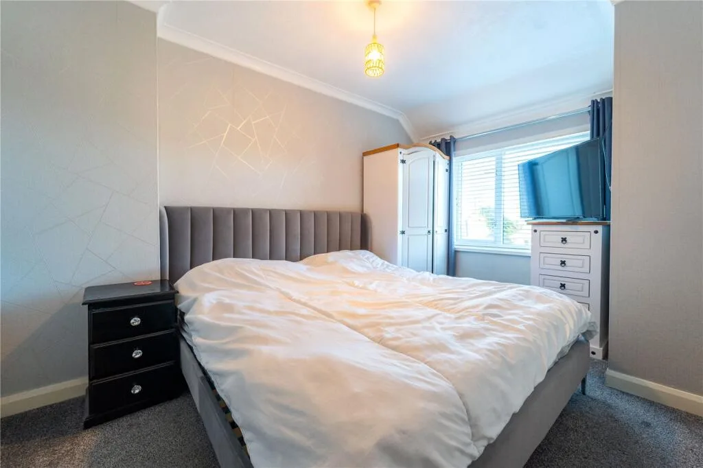 3 bedroom semi-detached house for rent