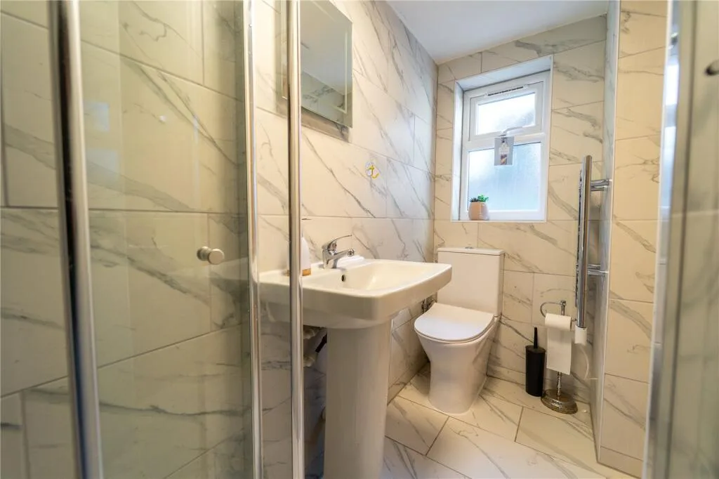 3 bedroom semi-detached house for rent