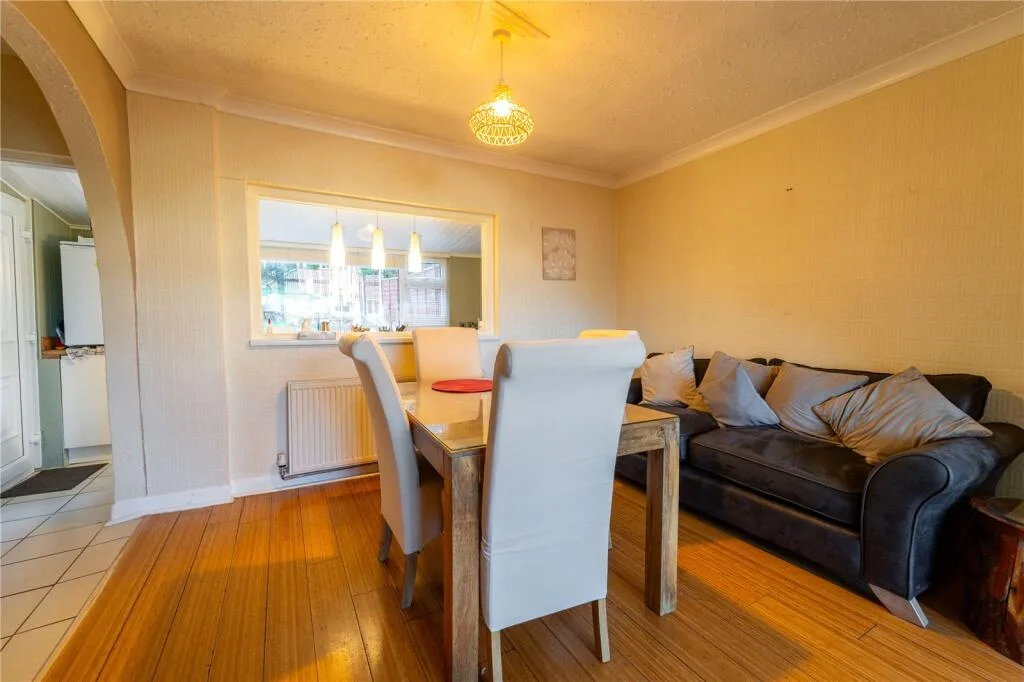 3 bedroom semi-detached house for rent