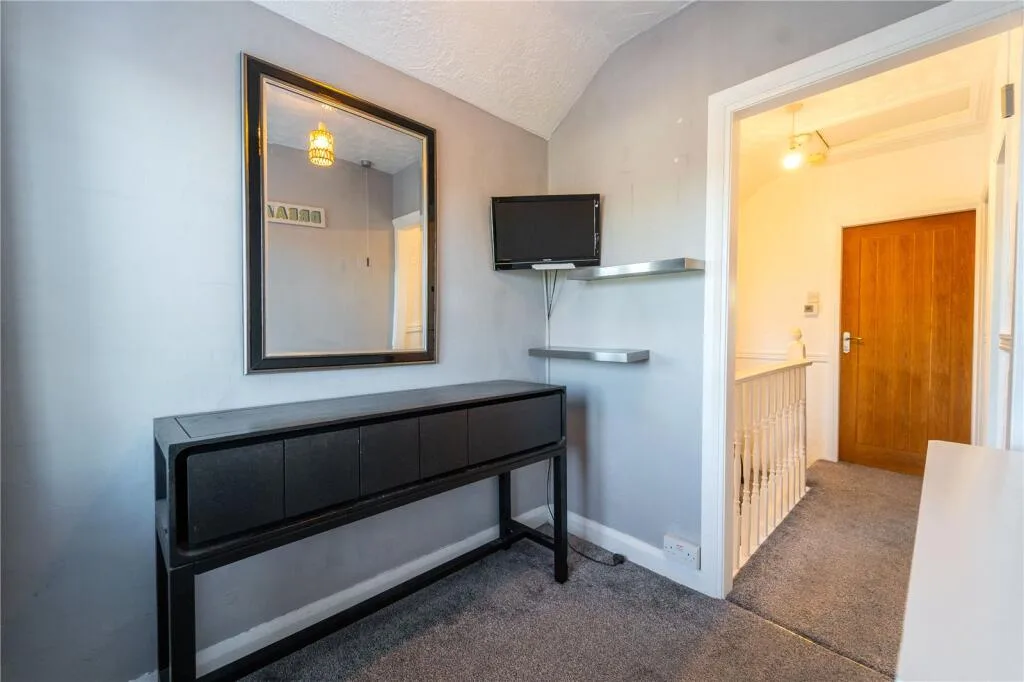 3 bedroom semi-detached house for rent