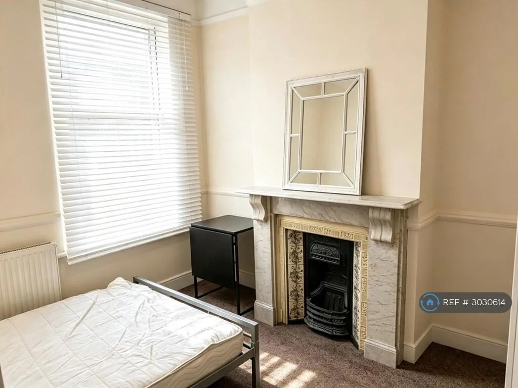 5 bedroom terraced house for rent