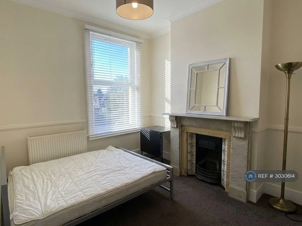5 bedroom terraced house for rent