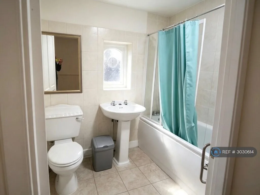 5 bedroom terraced house for rent