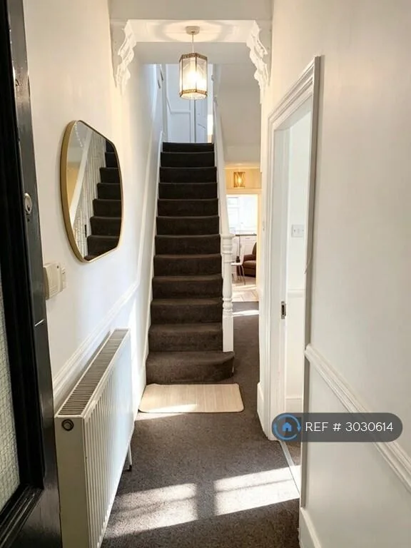 5 bedroom terraced house for rent