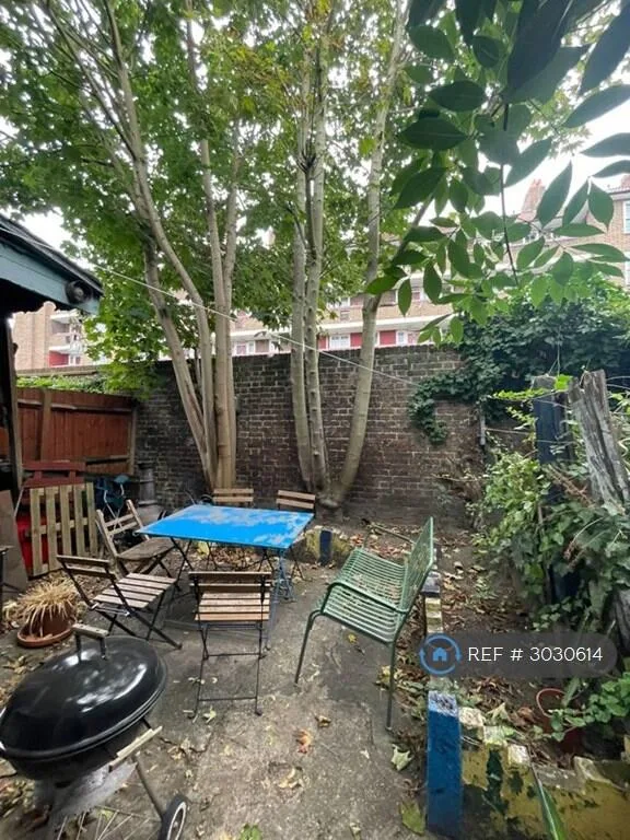 5 bedroom terraced house for rent