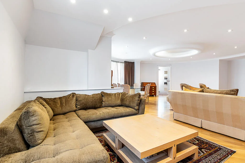 3 bedroom flat for rent
