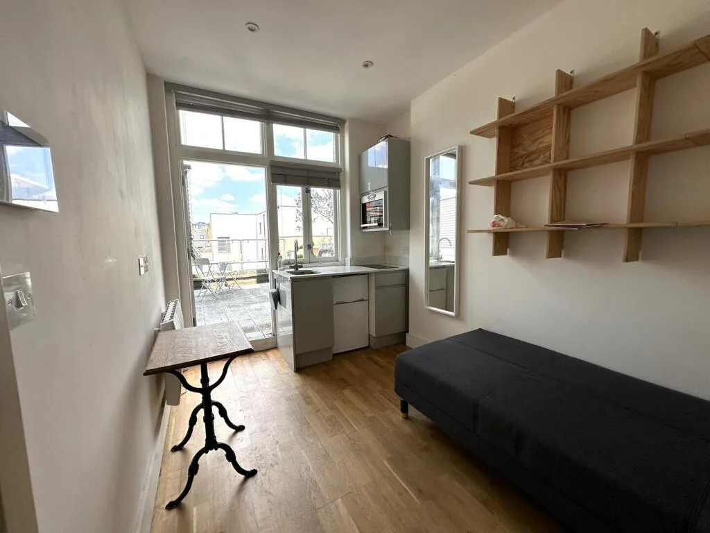 Studio flat for rent
