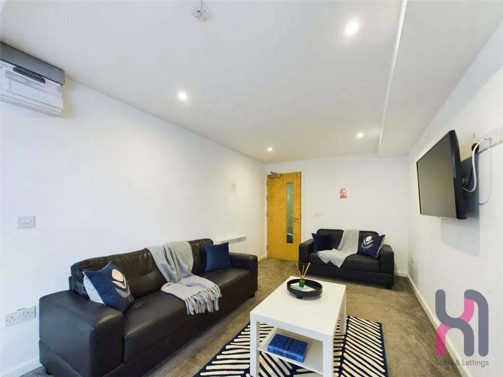 1 bedroom private hall for rent